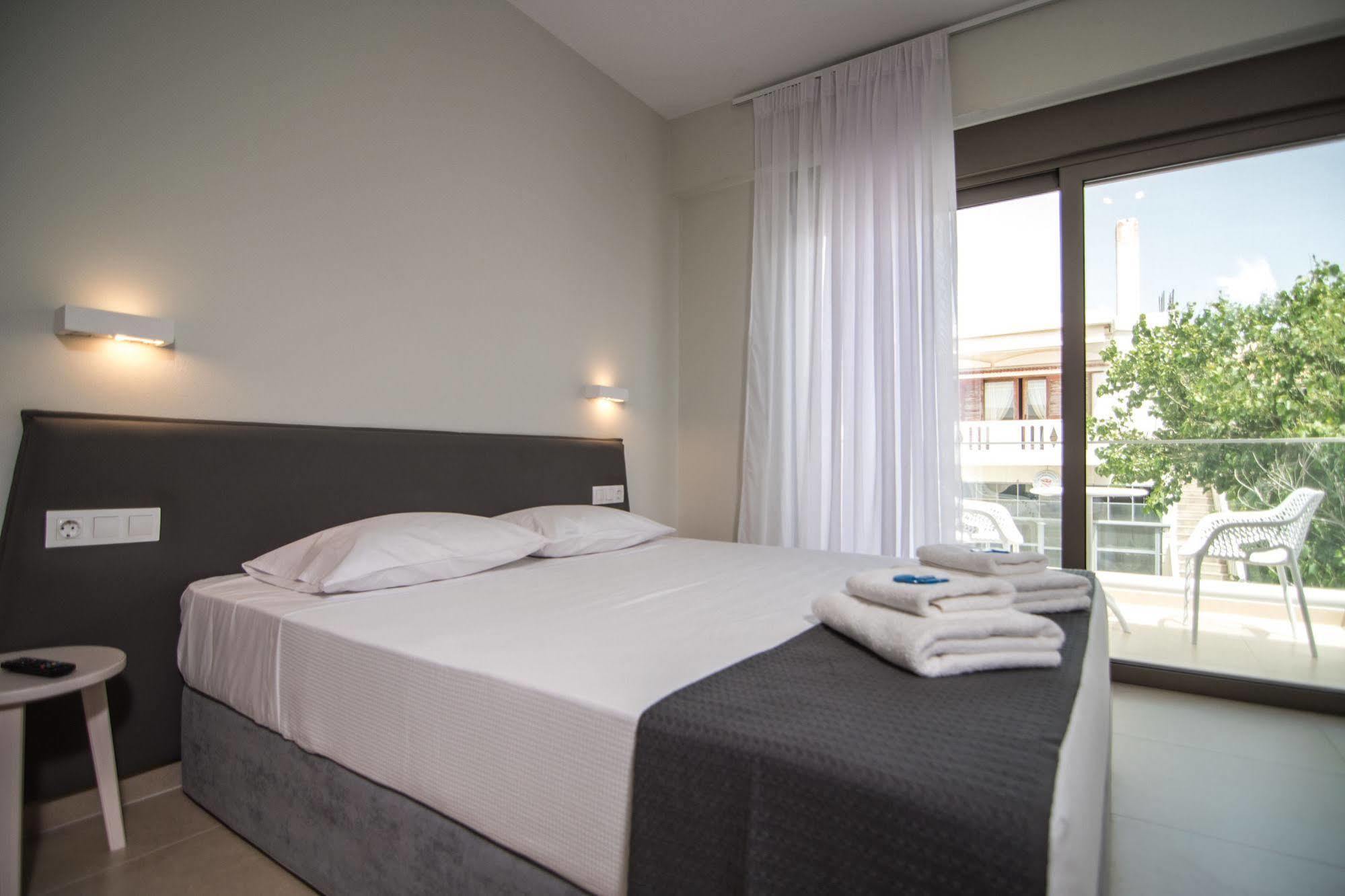 Blue Horizon Otel Palaiochora Dış mekan fotoğraf