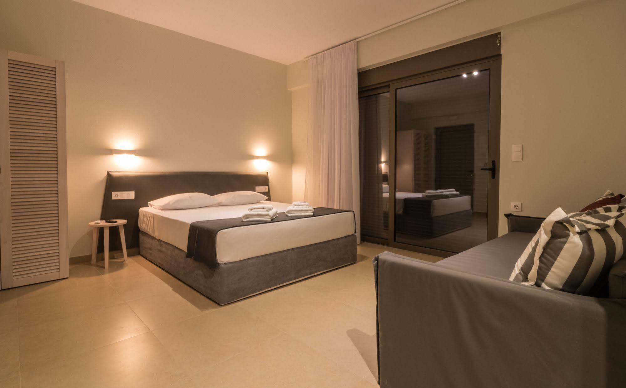Blue Horizon Otel Palaiochora Dış mekan fotoğraf
